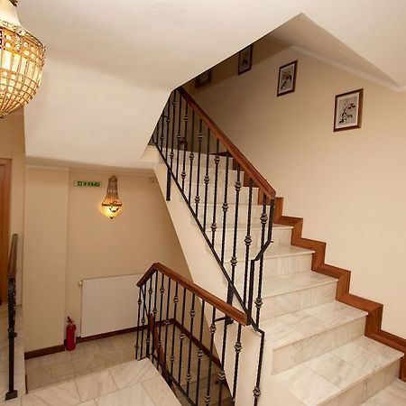 טימישוארה Pension Dinu Residence מראה חיצוני תמונה