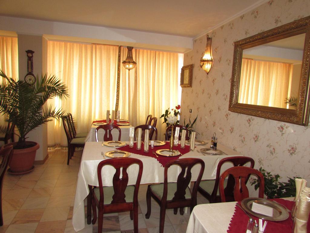 טימישוארה Pension Dinu Residence מראה חיצוני תמונה